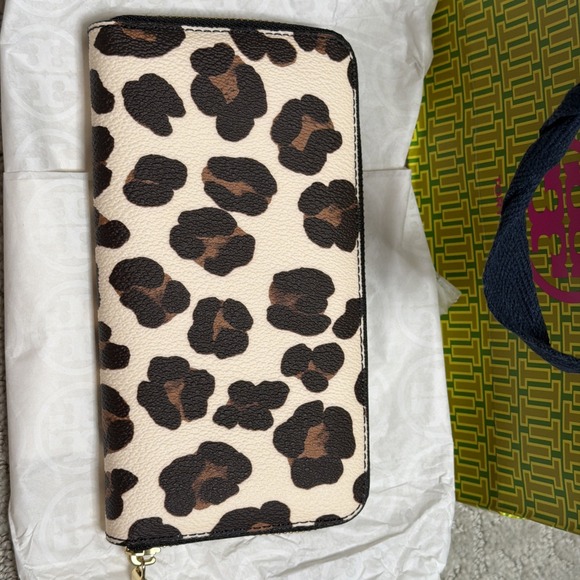 NWT Tory Burch Robinson Printed Zip Continental Wallet In Ocelot Leopard Print - Picture 6 of 12